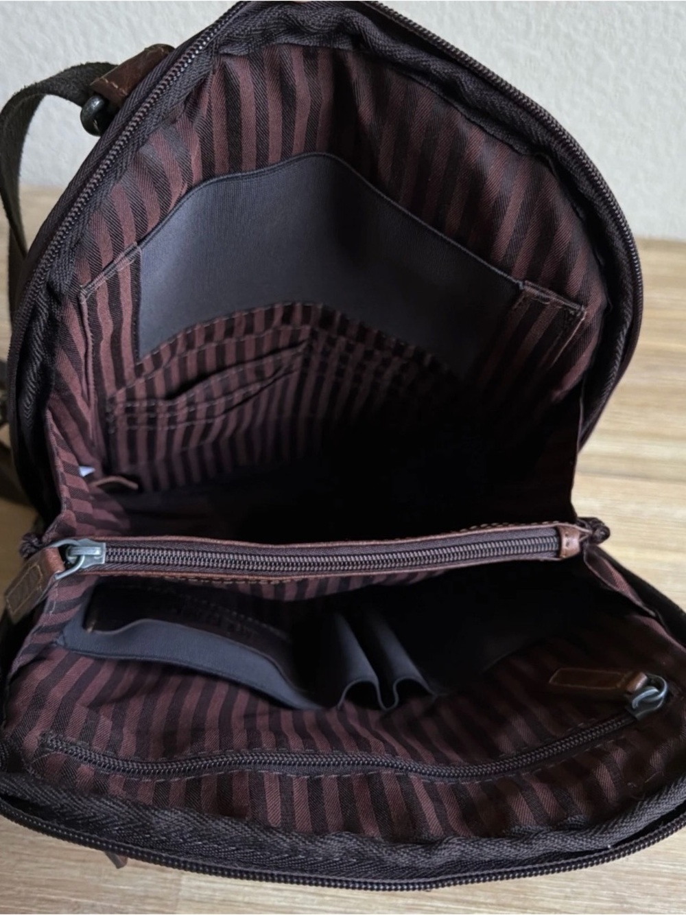 Jack Georges Voyager Convertible Small Backpack Brown Buffalo Leather Zip Close - Picture 9 of 14